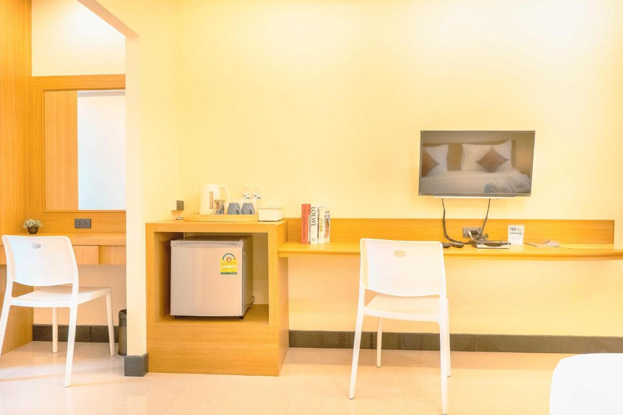 Au Place Hotel Лоеи Екстериор снимка