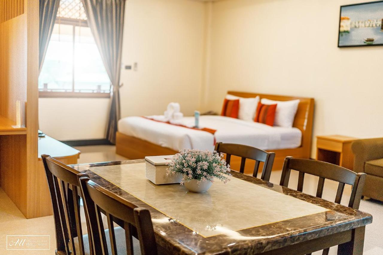Au Place Hotel Лоеи Екстериор снимка