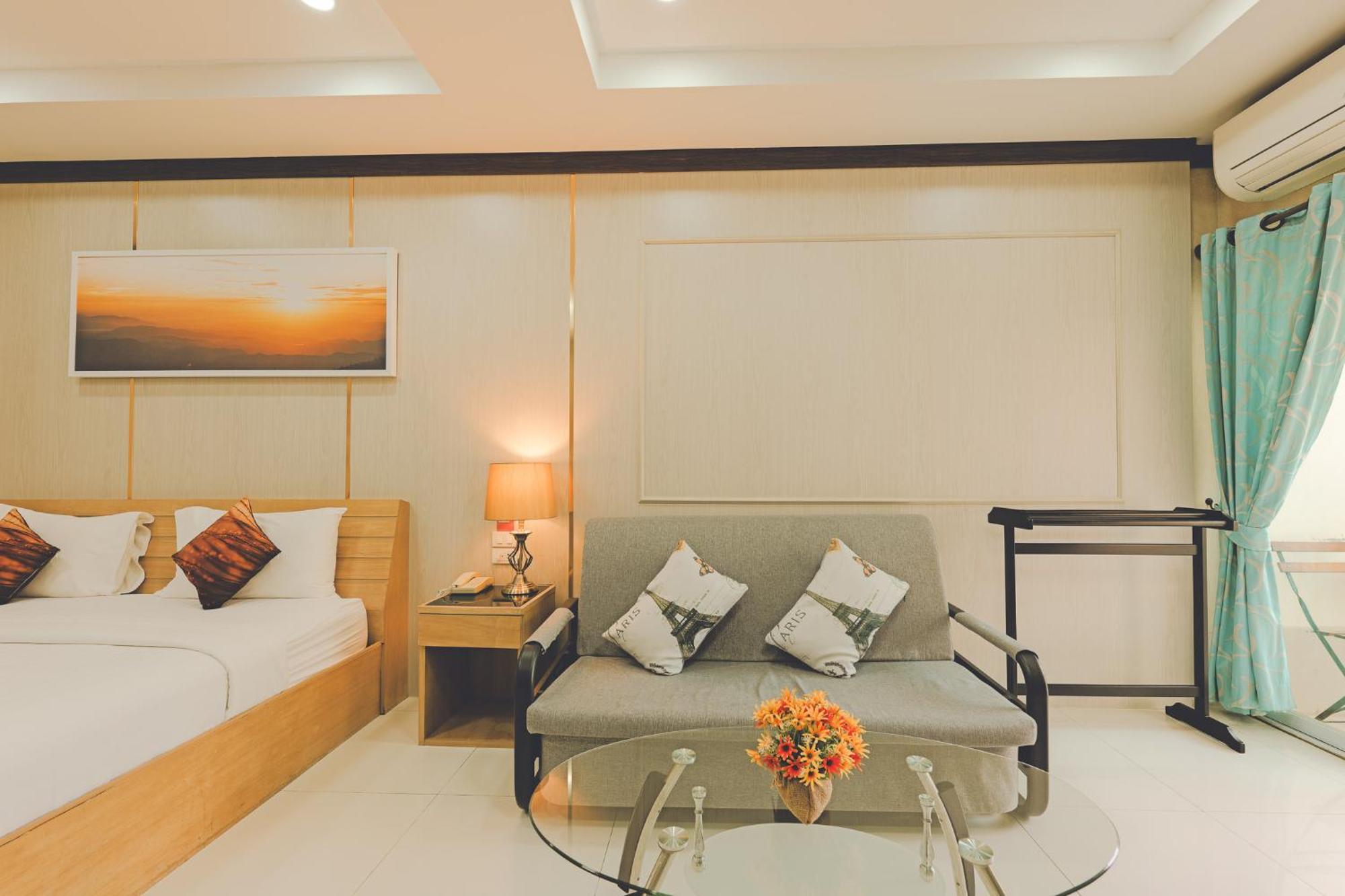 Au Place Hotel Лоеи Екстериор снимка