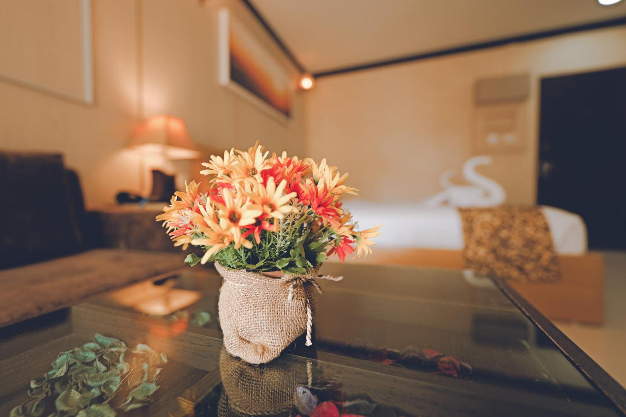 Au Place Hotel Лоеи Екстериор снимка